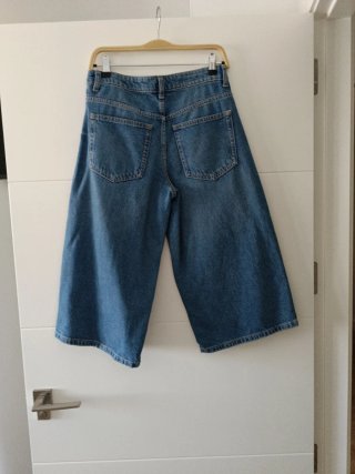 Pantalón vaquero a media pierna