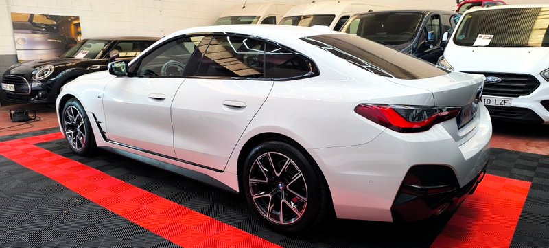 BMW Serie 4 2022, foto 4