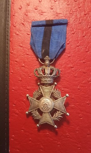 Orden Leopoldo II Cruz Caballero
