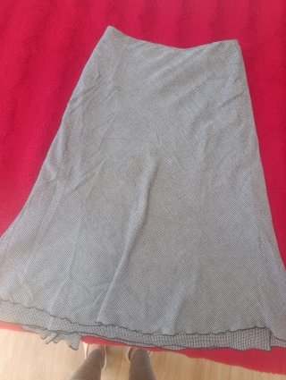 Falda midi gris Khaki