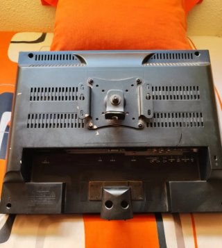Televisor VDC 19" + Soporte Pared