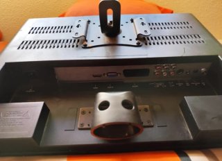 Televisor VDC 19" + Soporte Pared