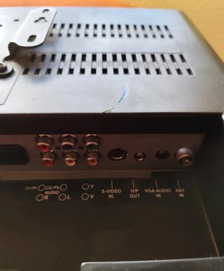 Televisor VDC 19" + Soporte Pared