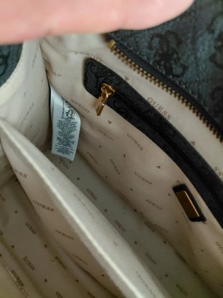 Bolso Elegante Guess Negro