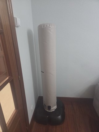 Saco de boxeo de pie para niñ@s como nuevo