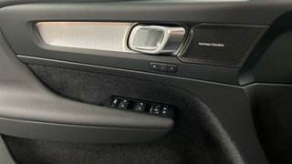 Volvo XC40 2025