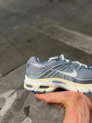 Nike Air Max Moto 2K