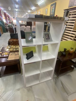 Estantería blanca modular