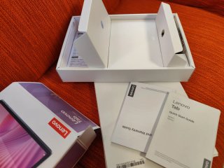 Lenovo Tab + Funda Transparente