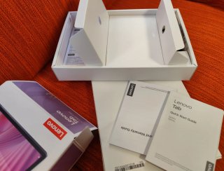 Lenovo Tab + Funda Transparente