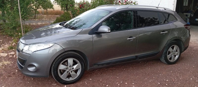Renault Megane 2009 - foto 1