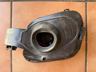 Tapa Combustible Opel Astra K con motor de cierre