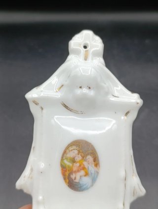 Benditera antigua de porcelana