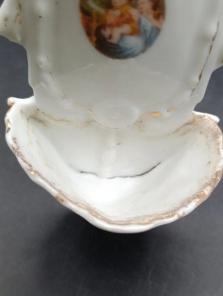 Benditera antigua de porcelana