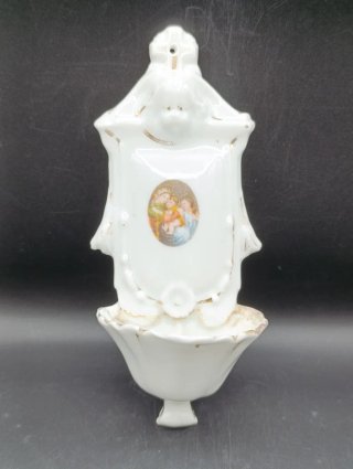 Benditera antigua de porcelana