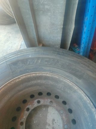 Rueda de camión