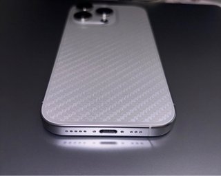 iPhone 16 Pro Titanio Plateado