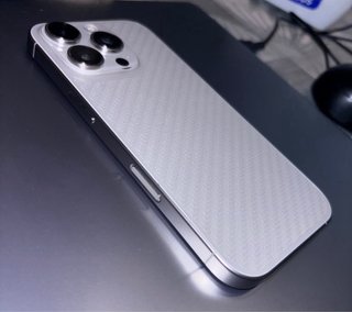 iPhone 16 Pro Titanio Plateado