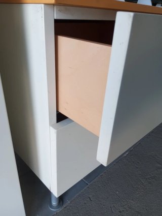 Aparador TV moderno naranja y blanco