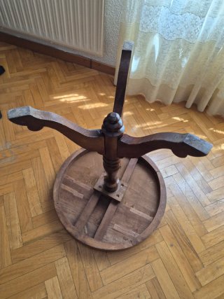 Mesa auxiliar vintage de madera