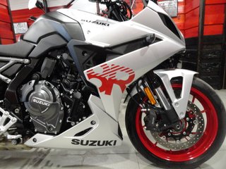 Suzuki GSX 8R
