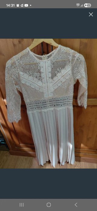 Vestido beige plisado T M