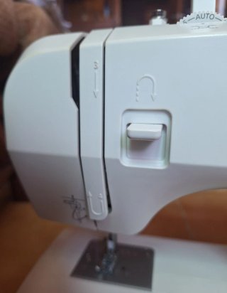 Máquina de coser SilverCrest portátil