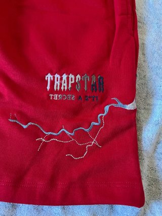 Conjunto Trapstar Rojo Camiseta y Pantalón Corto