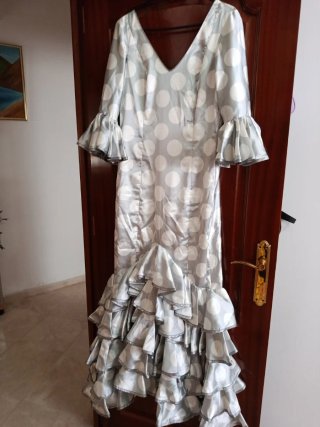 Traje de flamenca y complementos