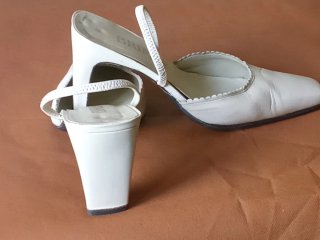 Zapatos de novia en piel color nácar talla 35