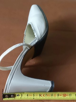 Zapatos de novia en piel color nácar talla 35