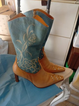 Stivaletti donna beige e blu