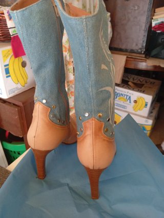 Stivaletti donna beige e blu