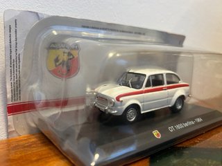 Pack 2 Coches Abarth 1:43 Hachette