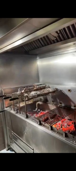 Asador de pollos profesional