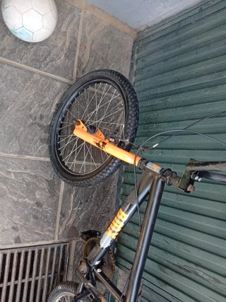 Bicicleta BMX Negra