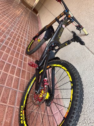 Santa Cruz V10 CC TOPE GAMA Talla M