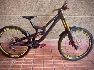 Santa Cruz V10 CC TOPE GAMA Talla M