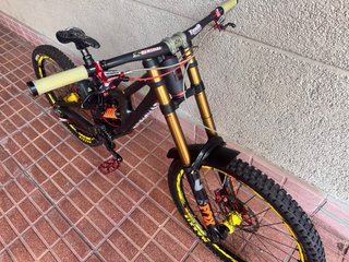 Santa Cruz V10 CC TOPE GAMA Talla M