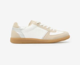 Zapatillas deportivas beige y blancas