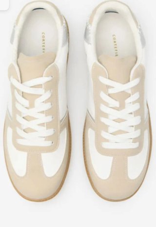 Zapatillas deportivas beige y blancas