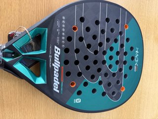 Bullpadel Hack 04 Hybrid 25