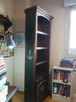 Mesa auxiliar con ancla náutica