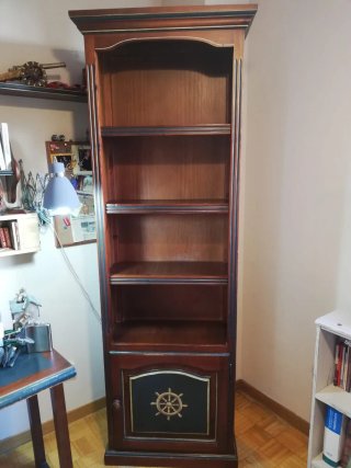 Mesa auxiliar con ancla náutica