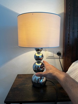 Lámpara de mesa táctil moderna