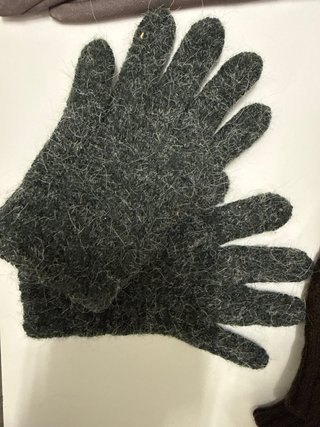 Lote de guantes y gorro de lana