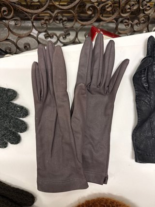Lote de guantes y gorro de lana