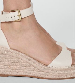 Sandalias cuña beige Mango 39