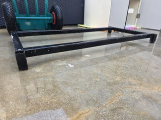 Armadietti metallici con porte resistenti all'acqua