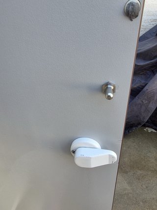 Armadietti metallici con porte resistenti all'acqua
